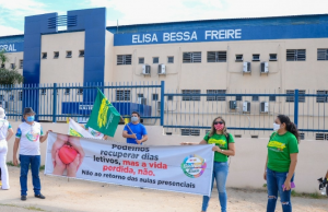 Professores decidem em assembleia não voltar à sala de aula no dia 10Queda de braço na Educação