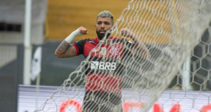 VARmengo entra em ação e Gabigol faz o resto do serviço em SantosAssim, até eu