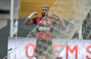 VARmengo entra em ação e Gabigol faz o resto do serviço em SantosAssim, até eu