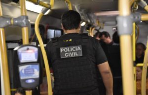 Filho monitora celular da mãe e consegue localizar assaltante de ônibus em ManausSafado foi preso