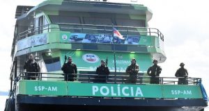 Vovó do tráfico defeca cocaína ao ver a polícia e acaba presa em CoariNão tá fácil pra ninguém