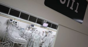 FVS desmente segunda onda mas admite preocupação com a Covid em ManausPovo brinca com coisa séria