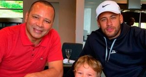 Neymar sai para curtir, pega Covid e contamina toda a famíliaTodos de quarentena