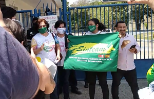 Secretário promete receber professores, que resolvem desocupar a SeducAcabou a treta, por enquanto