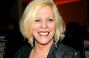 Demente, desdentada e 40 quilos mais magra, cantora Vanusa está internada em estado crítico