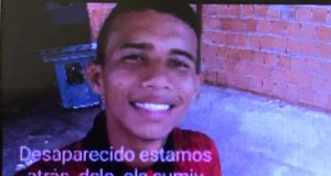 Jovem desaparece misteriosamente na comunidade Nova Vitória César possui uma tatuagem no tórax, com o nome “Sophia”, e outra na perna esquerda, com o desenho da imagem de um leão
