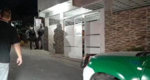 Noite sangrenta: homem é executado a tiros na porta de casa