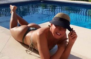 Vovó Zilu sensualiza no quarto62 anos