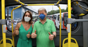 Arthur entrega ônibus e diz que sistema de transporte em Manaus é “organizado”112 veículos