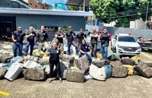 Mega operação pega R$ 100 milhões em drogas, joias, 20 carros e prende 10 traficantes no Amazonas