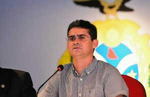 David Almeida suspende campanha após testar positivo para CovidEfeito Covid