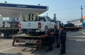 Detran pega 30 bebuns e recolhe paredões nos postos de combustível em ManausCercados