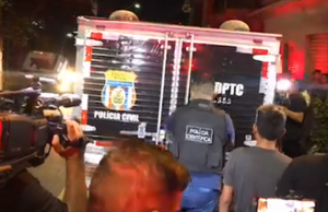 Jovem encontra irmã morta com 35 facadas dentro de quitinete em ManausCrueldade