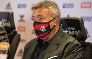 Avião do Flamengo faz pouso em Manaus e não recebe autorização para decolarProblema de última hora