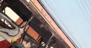 Ônibus pega fogo no meio da rua em ManausATÉ QUANDO?