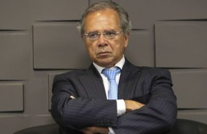 Guedes é condenado a pagar R$ 50 mil por chamar servidores de “parasitas”Ministro bocudo