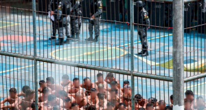 Detento morre enforcado no IPAT e rivais soltam fogos em Manaus
