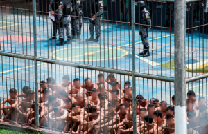 Detento morre enforcado no IPAT e rivais soltam fogos em Manaus