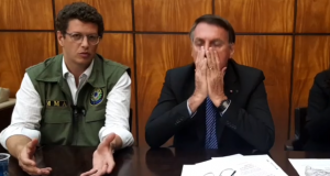 Bolsonaro faz live com ministro do Meio Ambiente e afirma que Amazônia está preservadaPresidente se diz vítima de perseguição
