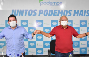 Aos 80 anos, Amazonino se junta ao jovem Wilker nas ruas e nas redes sociaisLá vem o Negão