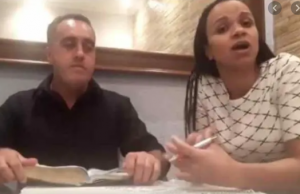 Pastor agride esposa em live e depois pede “a paz do senhor”