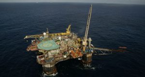 Petrobras inicia venda de dois campos de petróleo de águas profundasVenda dos campos faz parte da estratégia da empresa