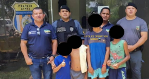 Pai é preso tentando matar os filhos com terçado em CodajásMundo cão