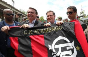 Crivella autoriza Maracanã com torcida e usa flamenguistas como cobaias da Covid