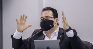 Wilker denuncia desfalque de R$ 67 milhões ao contribuinte no Delphina Aziz