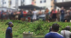 Após briga, jovem é assassinada covardemente pelo namorado no Viver MelhorO homem com perfuração na barriga foi socorrido