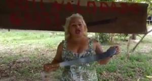 Candidata “Loira do terçado” viraliza direto de ItacoatiaraAi de ti que não vote nela