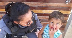 Policial de Tefé encontra criança de 3 anos andando sozinhaQue perigo