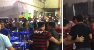 Carlinhos Bessa sofre agressão física de adversários políticos em TeféJá detido, o tratante tentou resistir à prisão e tentou desferir golpes e chutes contra o parlamentar