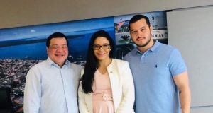 Mayara Pinheiro pede votos para Adailzinho em Coari: “O progresso é aqui”Eleições no interior