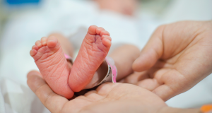 COVID: Mãe abandona filha recém-nascida no hospital após bebê testar positivoCrueldade