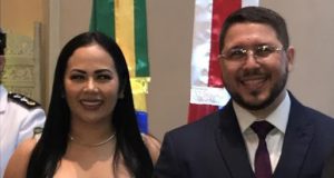 “Ei, mana, tu tem dois periquitos não, sua fuleira”, dispara esposa do vice-governador