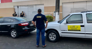 Governo do AM se manifesta e diz que investigados não fazem mais parte da estrutura"A busca envolveem grande parte, pessoas que já não fazem mais parte da estrutura de Governo, bem como servidores que não atuam como ordenadores de despesas ou tenham poder de decisão