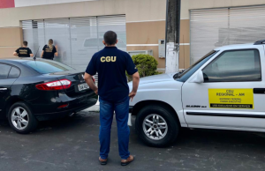 Governo do AM se manifesta e diz que investigados não fazem mais parte da estrutura"A busca envolveem grande parte, pessoas que já não fazem mais parte da estrutura de Governo, bem como servidores que não atuam como ordenadores de despesas ou tenham poder de decisão