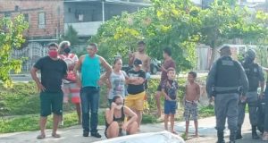 Motociclista é arremessado 20 metros e morre na hora após colisão no Alvorada