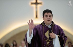 REVIRAVOLTA: Padre Robson é inocentando das acusações de lavagem de dinheiroInocente