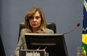 Sub procuradora chama Governo do Amazonas de “organização criminosa”Prisões temporárias, buscas e apreensões são cumpridas contra agentes investigados por desvio de verba destinada à compra de respiradores