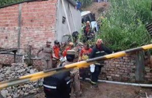 Ônibus perde controle e invade casa; adolescente é salvo após resgateCenas de filme