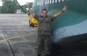 Ex-militar da FAB morre após ser atingido por raio durante chuvaA esposa ficou ferida