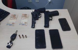 Trio de “vida loka” é preso em flagrante, após fuga cinematográfica no bairro JapiimOs policiais interceptarem o grupo, detendo dois homens e uma mulher; um quarto suspeito conseguiu fugir