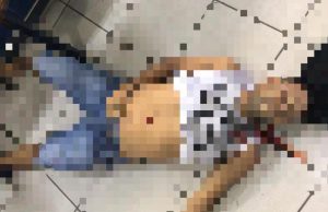 Homem é assassinado com 19 tiros dentro da Pemaza, no AleixoA vítima doi alvejada pelas costas assim que entrou na loja