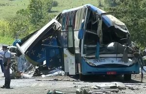 41 MORTOS: Ônibus clandestino ficou sem freio e invadiu contramãoTragédia