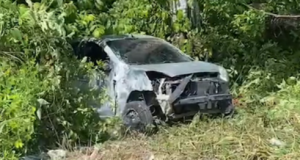 Veterinária perde controle do carro e cai em ribanceira na avenida das TorresAcidente no feriado