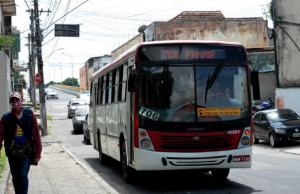Linhas de ônibus voltam a circular pela ponte do EducandosServiços públicos
