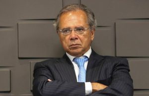 Guedes afirma que Brasil está “oficialmente saindo da recessão”Sério?