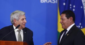 Em Manaus, Augusto Heleno chama queimadas na Amazôna de “fogueirinha”Ponto de vista